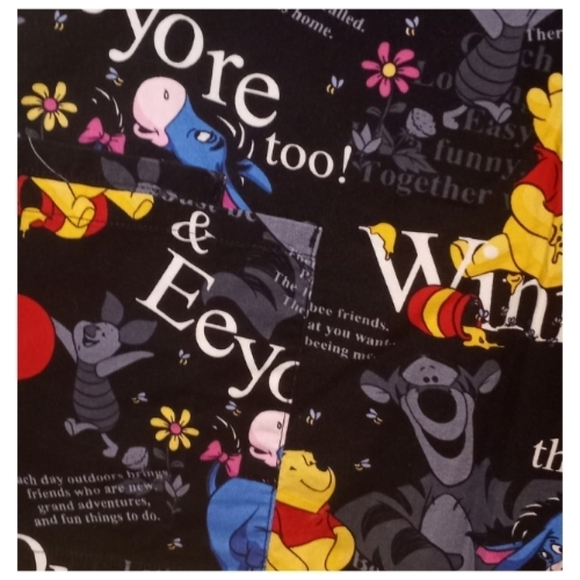 DISNEY Women's Scrub Top Winnie the Pooh & Friends Black XS EUC - Picture 3 of 3